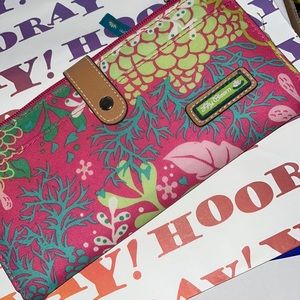 Full size lily bloom wallet pink with floral design